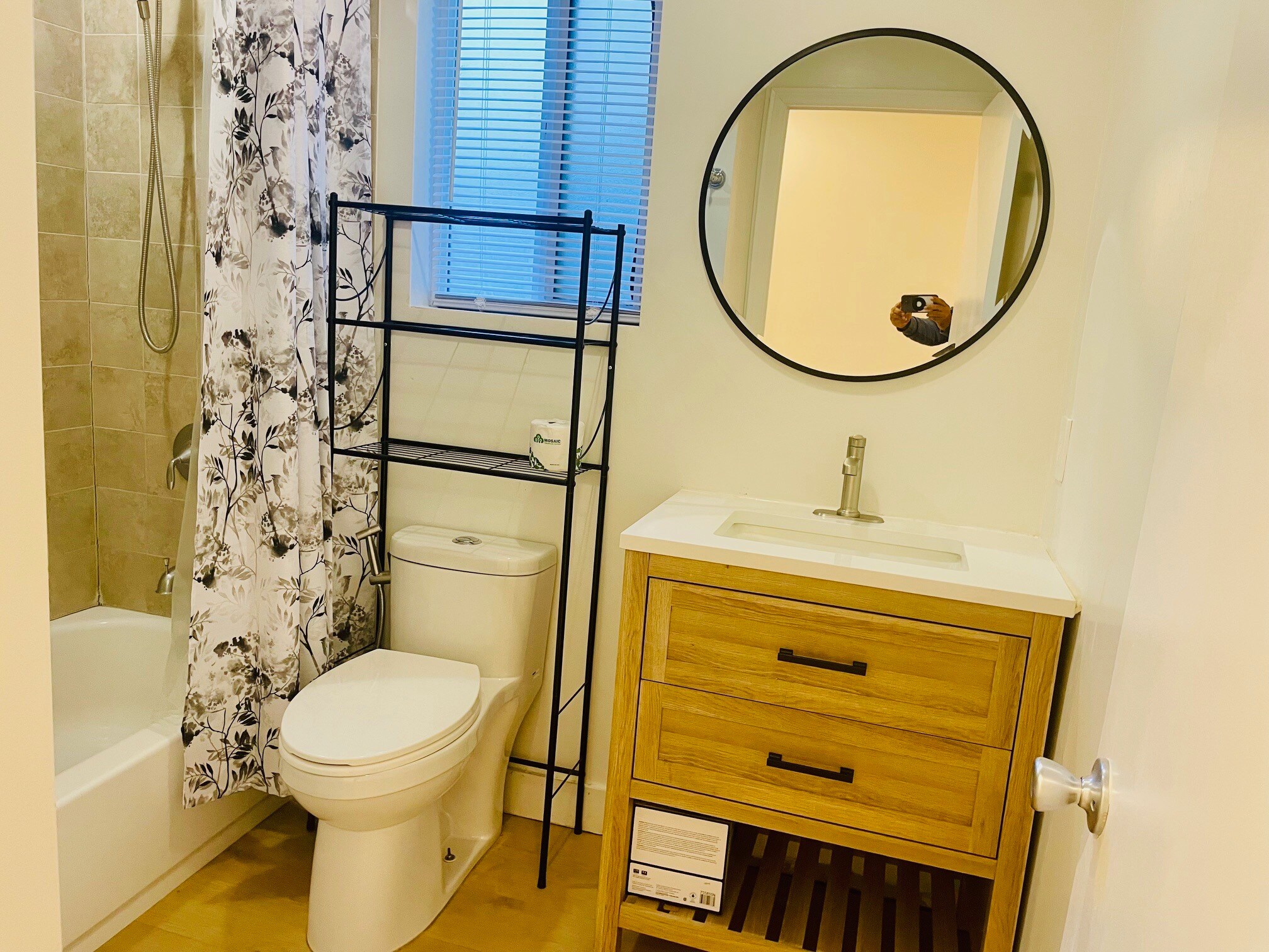 Building Photo - 7034 Yarmouth Ave