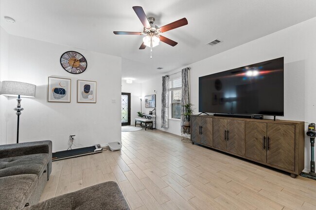 Building Photo - 23026 Undertaken Path