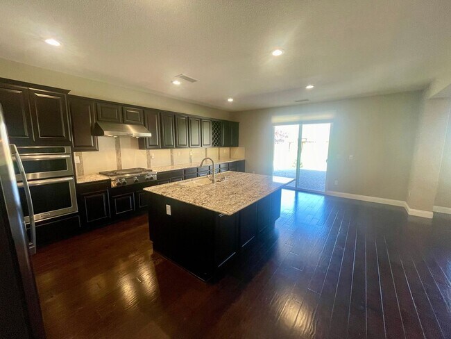 Building Photo - Stunning Single-Level Toll Bros. Home in Gated Damonte Ranch Community