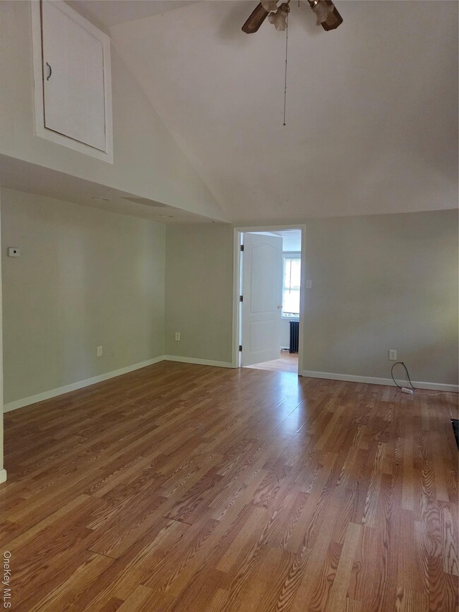 Building Photo - 25 Emerald Trail