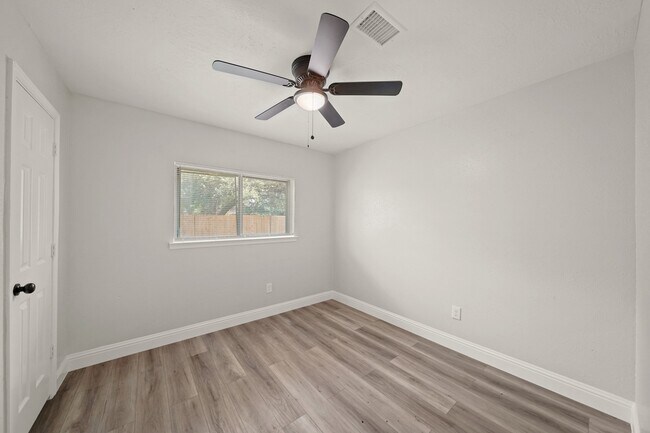 Building Photo - 22039 Rivermead Dr