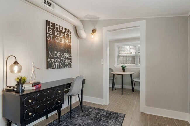 Building Photo - Enchanting Home @TU & Cherry Street