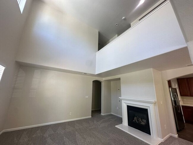 Building Photo - 1606 Lone Oak Trail