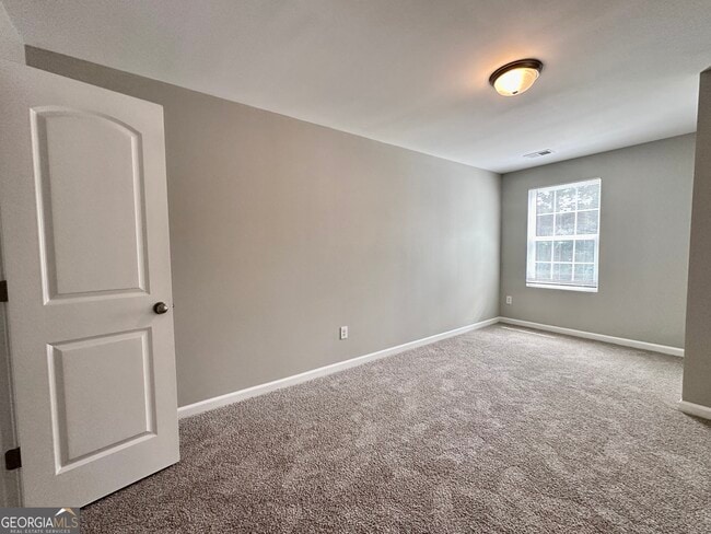 Building Photo - 308 Reedell Way