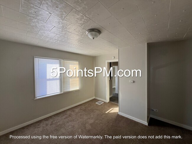 Building Photo - 7805 Bancroft Ave
