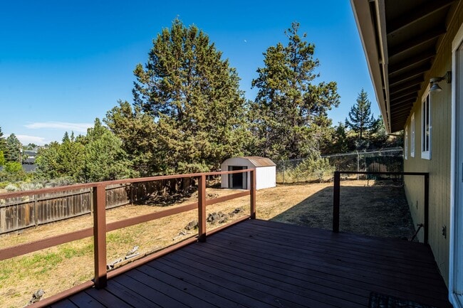 Building Photo - Updated 3-Bed Home on Spacious Lot – 10 Mi...
