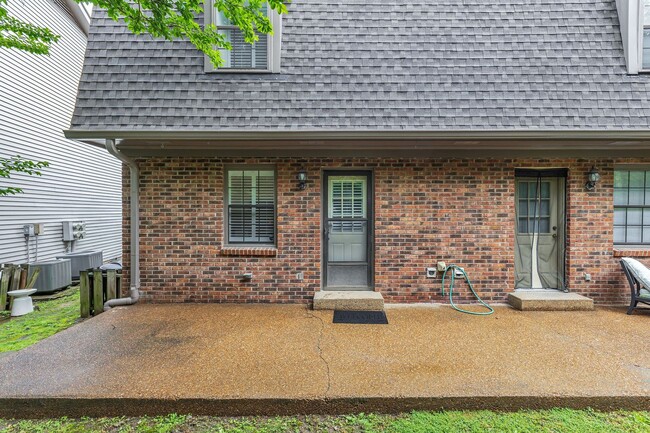 Building Photo - Brentwood Trace Condo