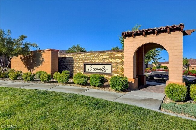 Building Photo - 536 Puenta Del Rey St