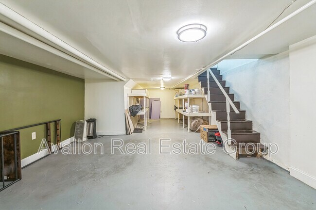 Building Photo - 1124 W Nevada St