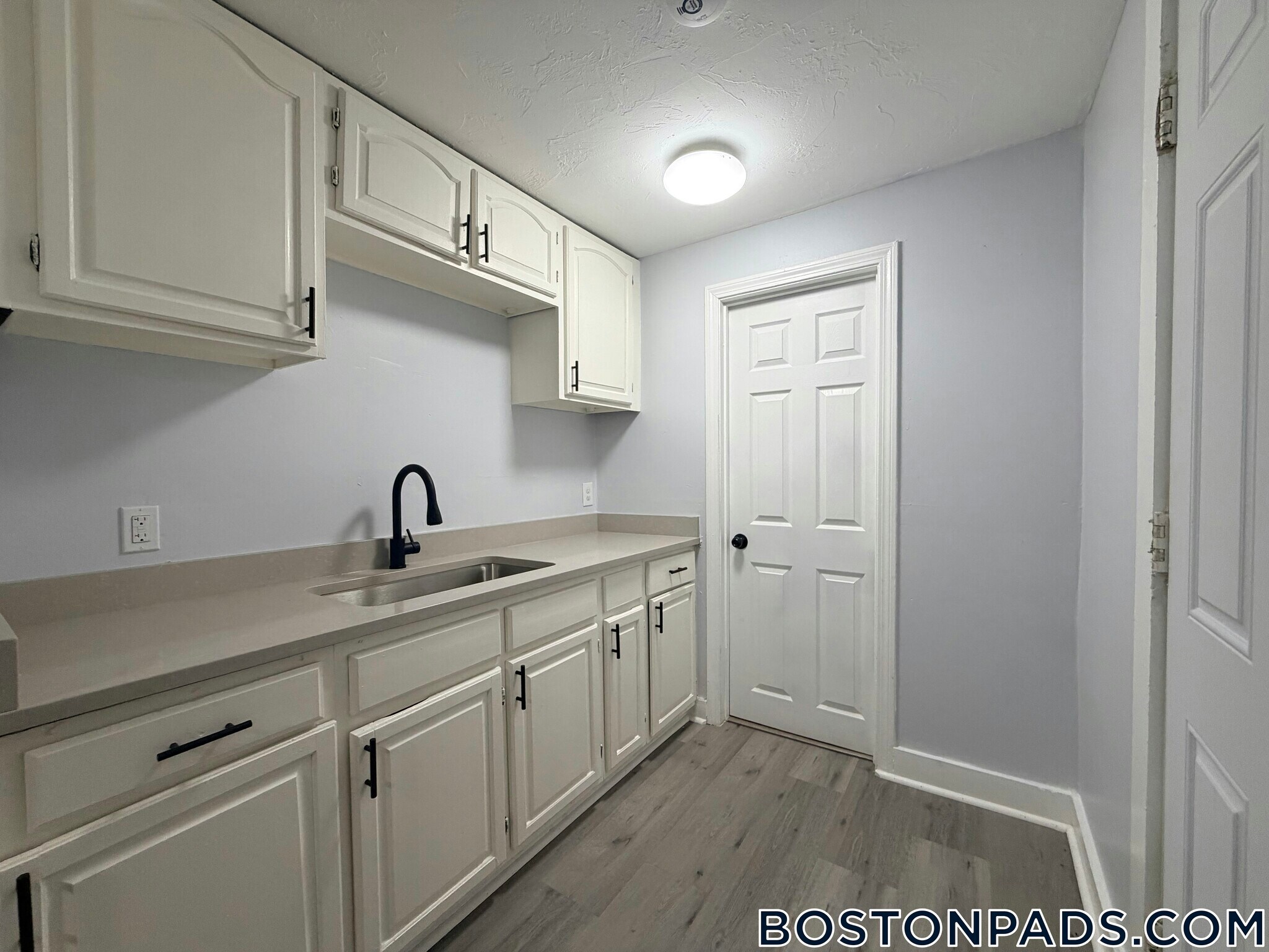 Building Photo - 19 Union St