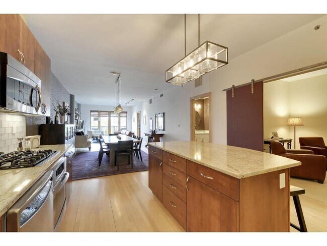 Primary Photo - 401 N 2nd St