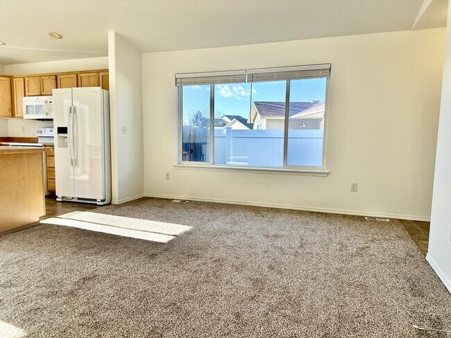 Building Photo - 10113 W Barberry Ave