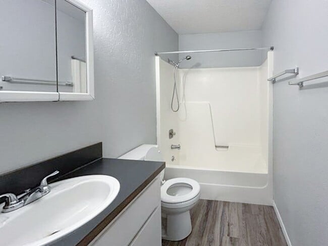 Building Photo - Honeysuckle Duplex