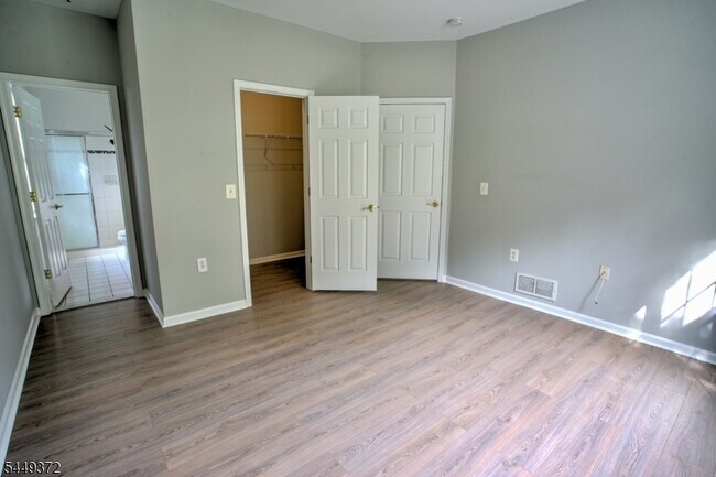 Building Photo - 117 Conover Terrace