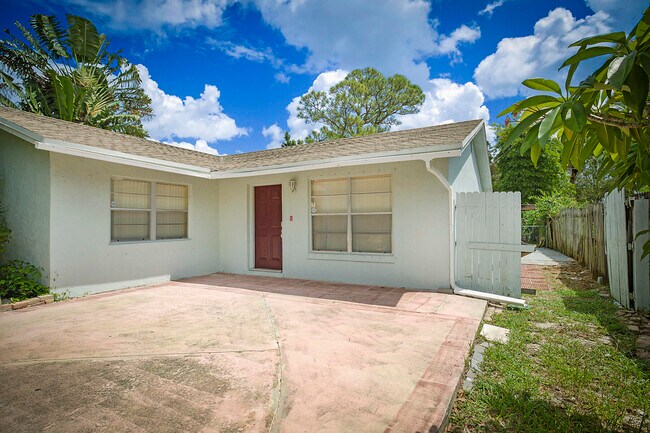 Building Photo - 2346 Caroma Ln