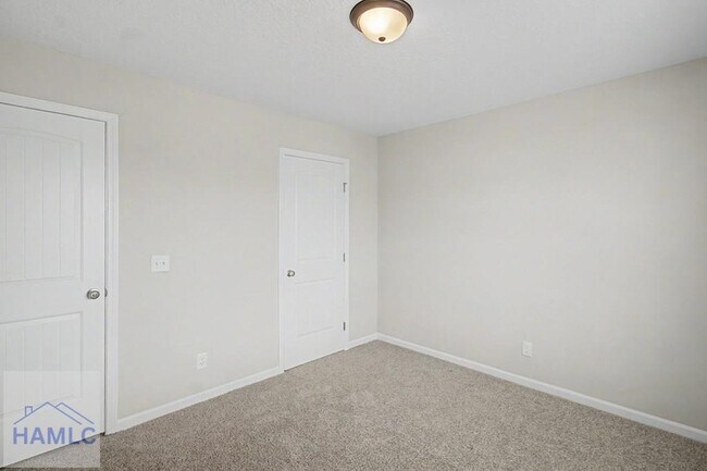 Building Photo - 18 Sunflower Cir NE