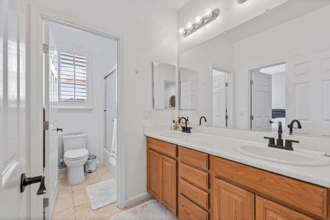 Building Photo - Spacious Detached Home in the Basking Ridge Community