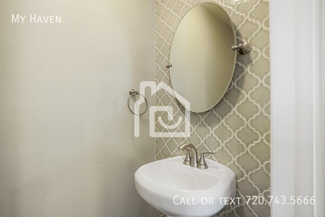 Building Photo - 5287 Indiana St