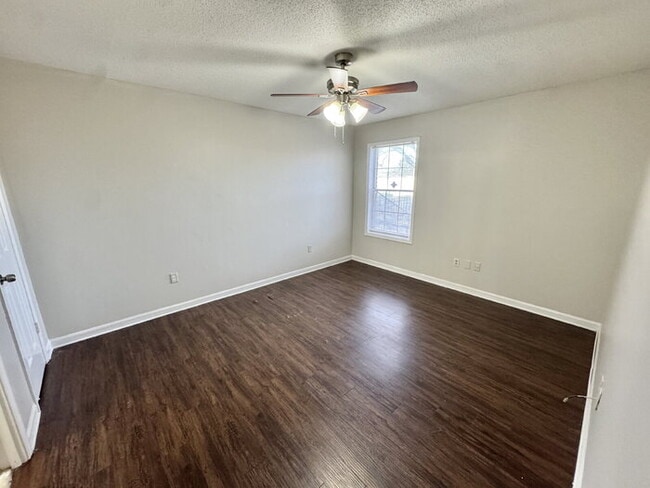 Building Photo - 6564 Whitetail Ln