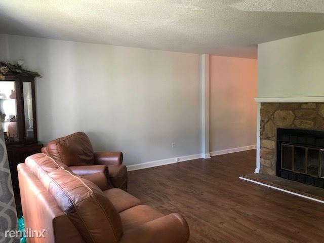 Primary Photo - 3 br, 3 bath Townhome - 107 Jo Anne Cir