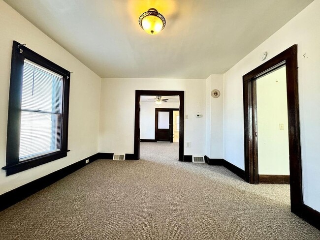 Building Photo - 2701 Raspberry St