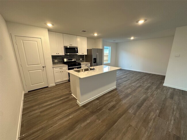 Building Photo - 3081 Dylan Skyland