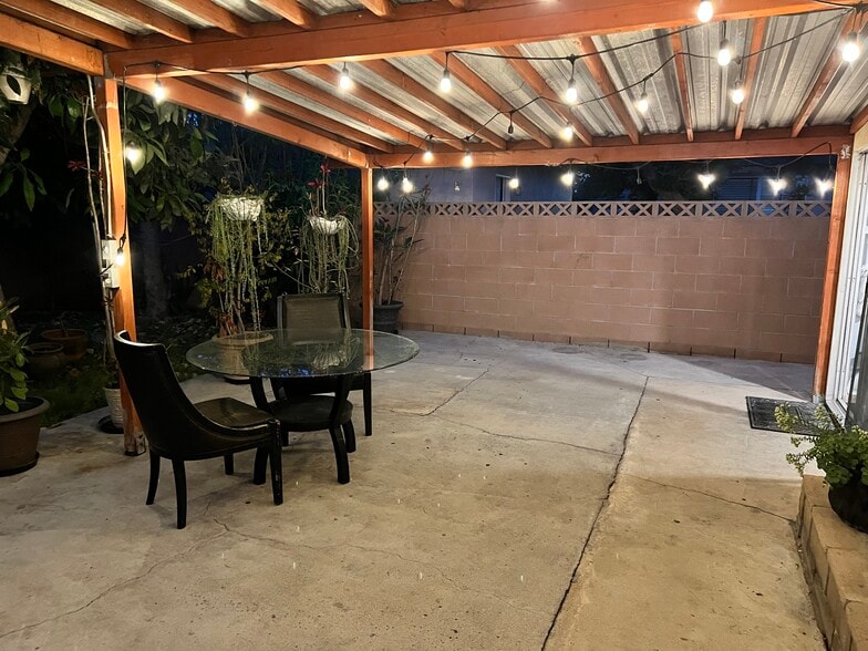 Building Photo - 8051 Howe St