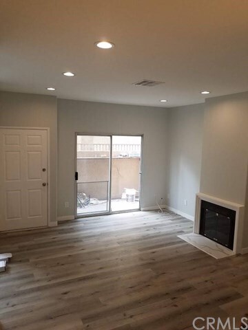 Building Photo - 11524 Moorpark St