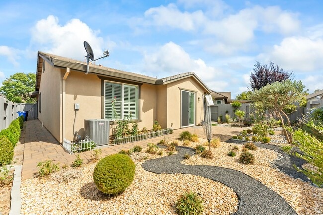 Building Photo - 9876 Sunderland Way