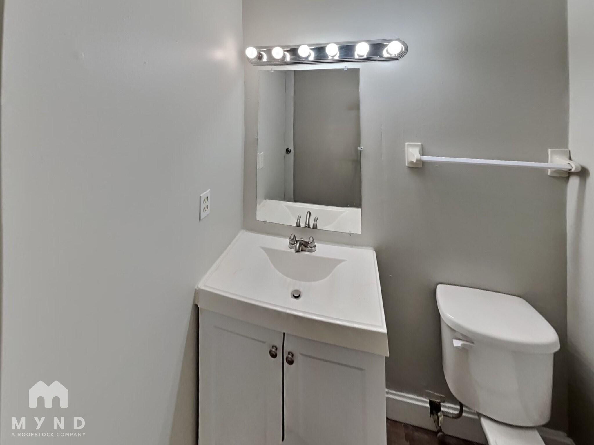 Building Photo - 6827 Starkenburg Ln