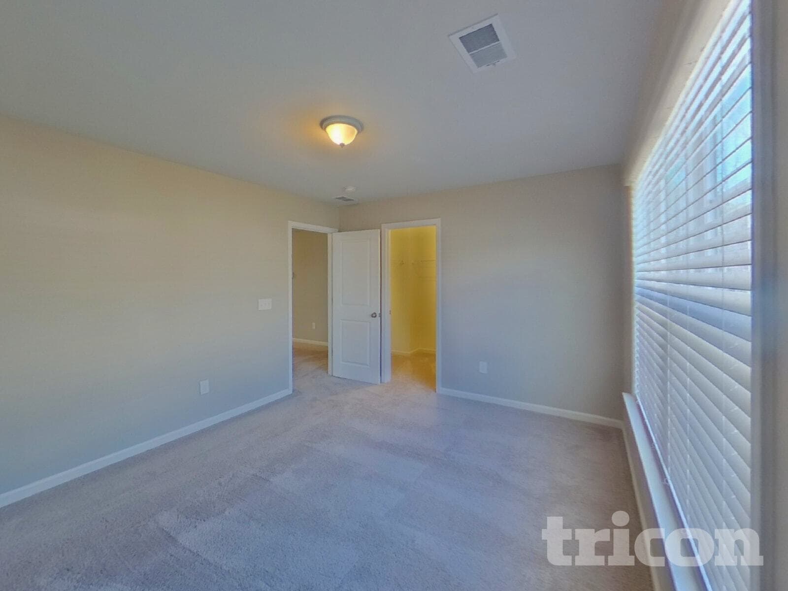 Building Photo - 33 Chalet Ct