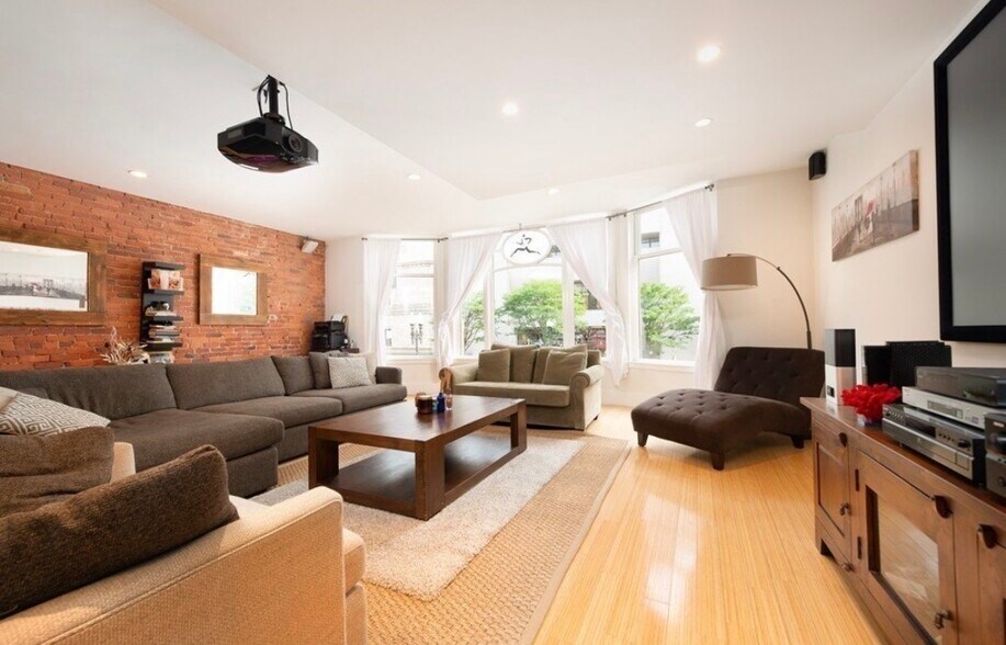 Building Photo - 671 Boylston St