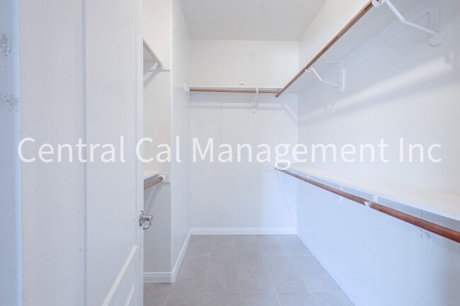 Building Photo - 4 Bedroom, 3 Bath Home in the Desired Southwest - $2595 per month!