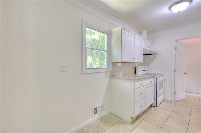 Building Photo - 3946 Green Oak Dr