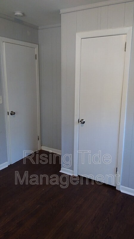 Building Photo - 700 Biscayne Dr