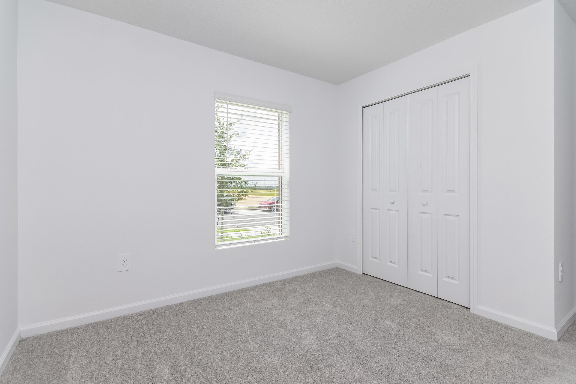 Building Photo - 2442 McKinley Dr