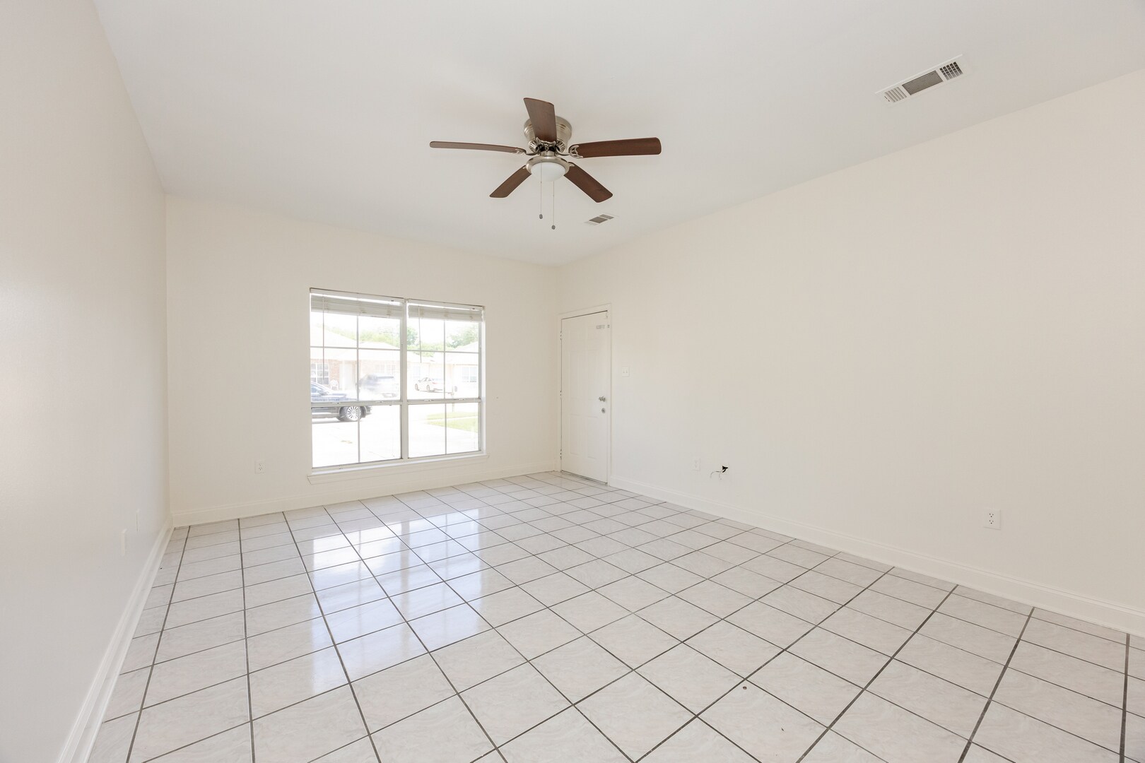 Building Photo - 9540A Lindale Ave