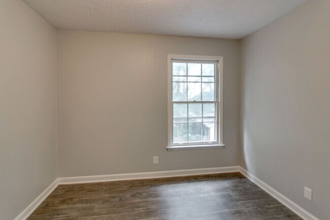 Building Photo - 103 Bennett Dr