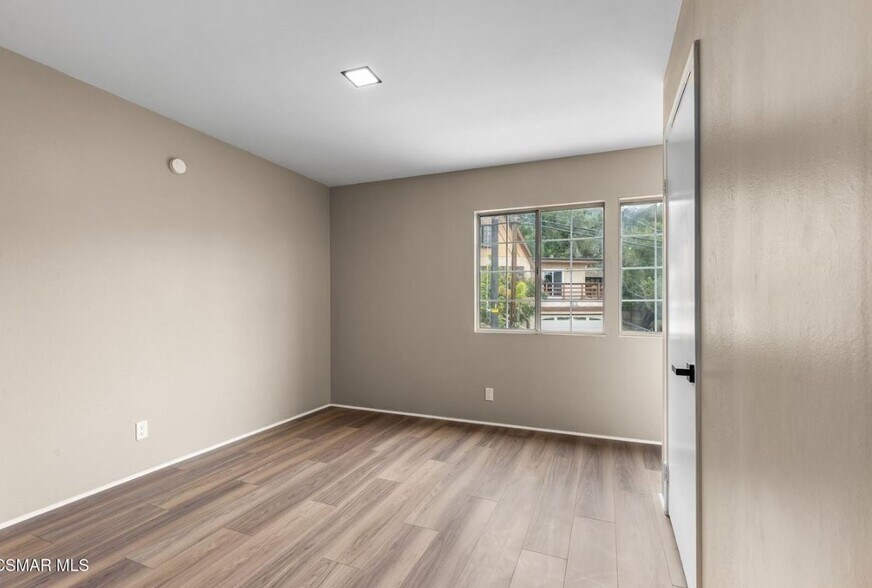 Building Photo - 1165 McKnight Rd
