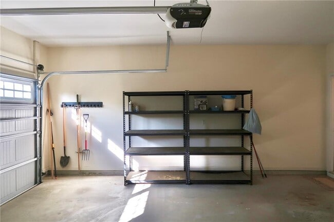 Building Photo - 515 Village Arbor Park NW