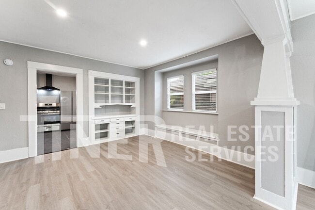 Building Photo - 348 B St