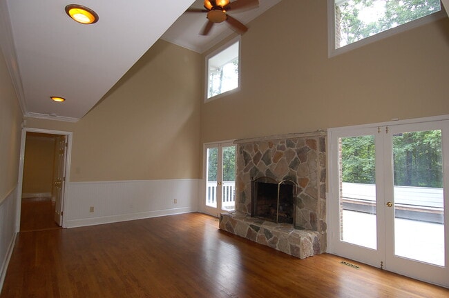 Building Photo - 3101 Janice Rd