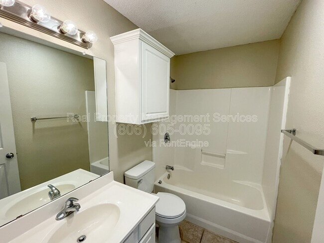 Building Photo - 621 N Elkhart Ave