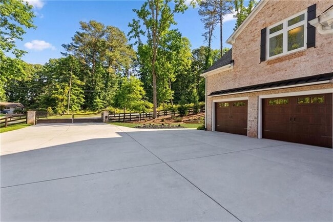 Building Photo - 15448 Hopewell Rd