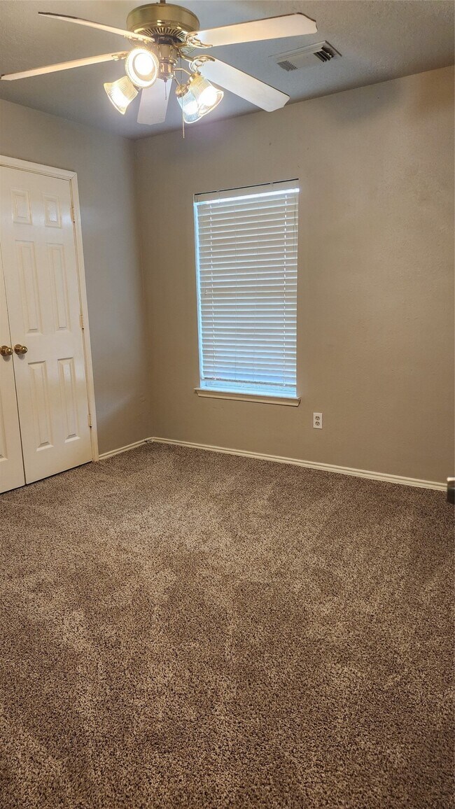 Building Photo - 20218 Mammoth Falls Dr