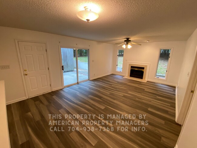 Building Photo - 148 Purple Finch Ln