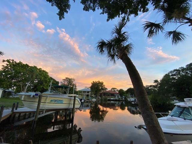 Building Photo - 511 Dona Dr