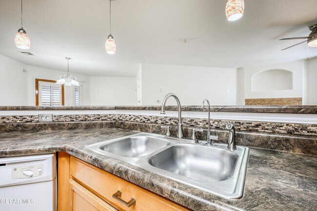 Building Photo - 6289 Cosecha Luna Cir