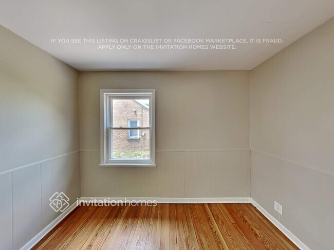 Building Photo - 410 Mors Ave