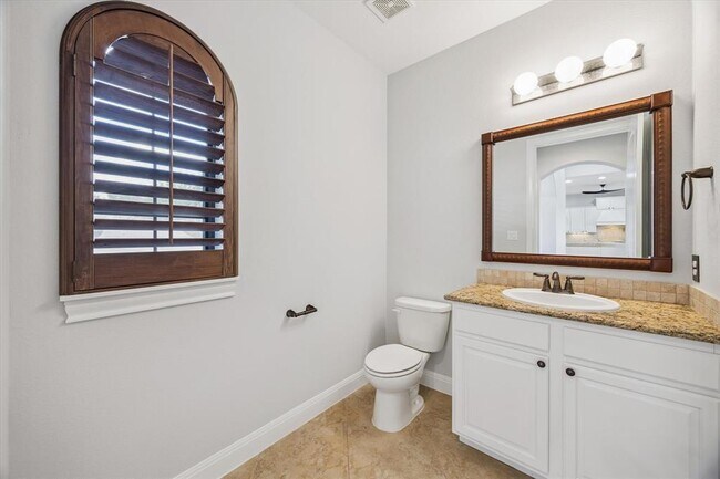 Building Photo - 17813 Kingfisher Ridge Dr